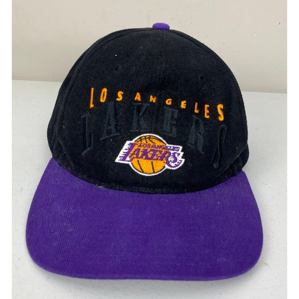 VTG Men Twins NBA Los Angeles Lakers stitched graphic strapback hat